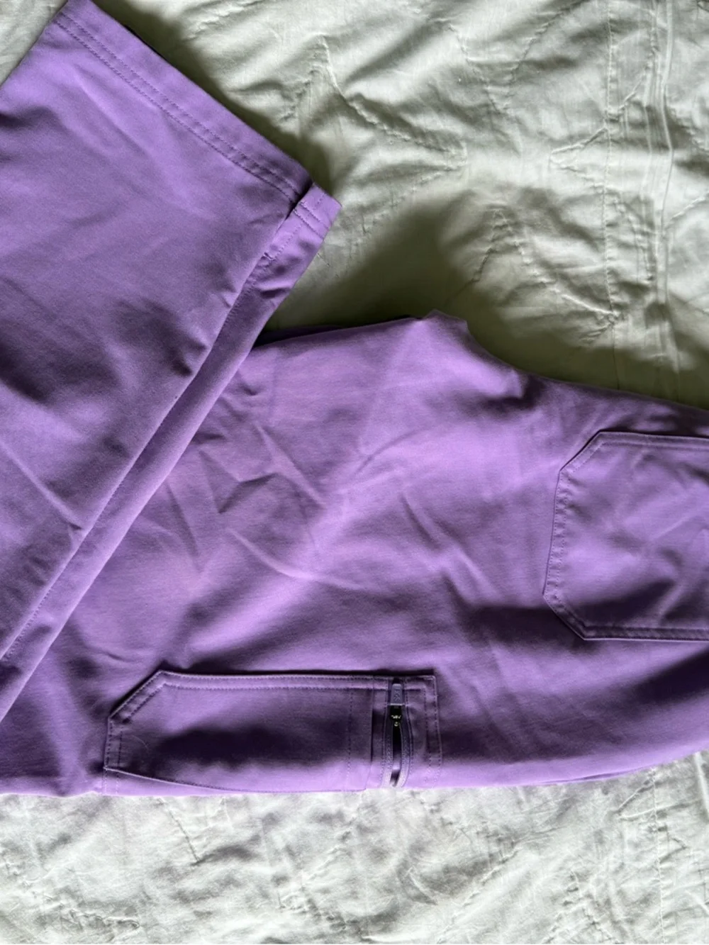 SET: Figs Lilac Dawn Catarina Scrub Top (S) & Kade Cargo Pant (M) - Picture 3 of 6